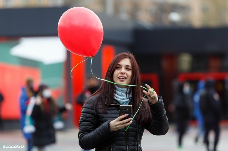 «Соккер.ру» любуется! Самые красивые девушки весны в наших галереях