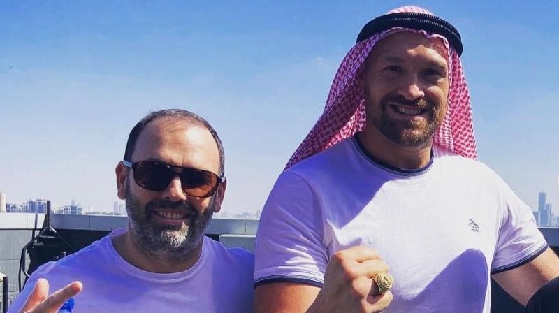 Арум разрывает все связи с советником Фьюри. Немного вляпался и президент WBC