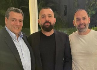 Арум разрывает все связи с советником Фьюри. Немного вляпался и президент WBC