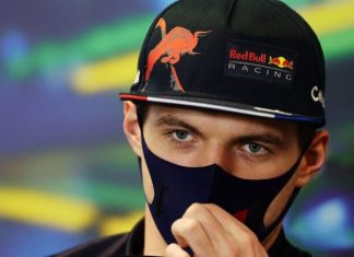 FIA пресекла хитрость Макса Ферстаппена на рестартах