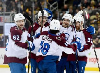 НХЛ: Колорадо в овертайме дожал Виннипег, Тампа уступила Бостону