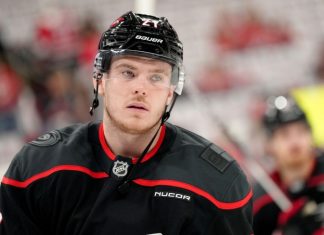 Александра Никишина признали второй звездой дня в НХЛ