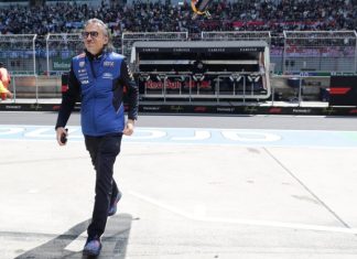 Bild: Макс Ферстаппен получил выговор от Red Bull за скандал с журналистом