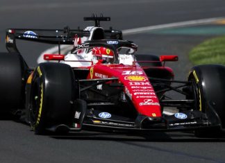 Ferrari оформила дубль в первой тренировке Формулы 1 в Австралии