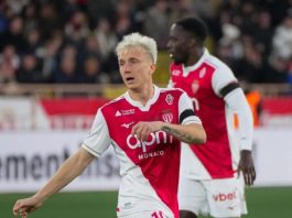 Головин забил Сафонову в матче «ПСЖ» — «Монако»