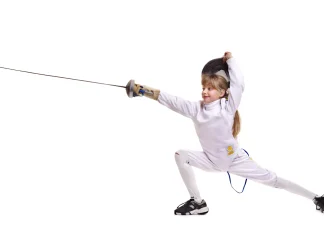 С какого возраста можно начать тренироваться фехтованию: советы для родителей и начинающих