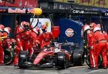 «Я пёс, бегущий за машиной». Как соцсети отреагировали на провал стратегов Ferrari