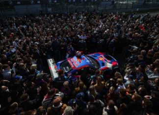 Макс Ферстаппен лишился победы в гонке на Нордшляйфе