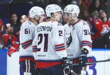 «Нефтехимик» обыграл «Трактор» в овертайме и вышел в плей-офф