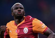 Осимхен перенес операцию после полученного в матче ЛЧ перелома