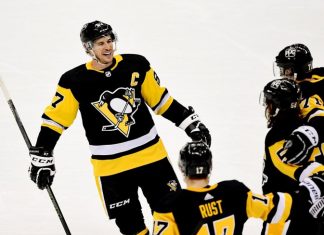 «Питтсбург» отыгрался с 1:3 и разгромил «Айлендерс» в матче с 11 голами. Сорокина заменили