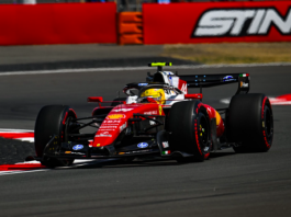 Почему Ferrari отказалась от крыла-перевертыша в последний момент? Ответил Хэмилтон