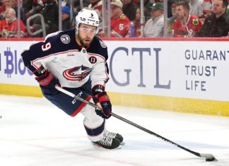 Проворов забил вратарю «Флориды» Тарасову рикошетом от Куликова после передачи Марченко