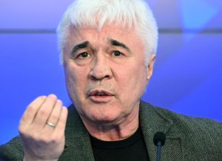 «Сорит деньгами»: Ловчев дал «Спартаку» совет по выбору тренера