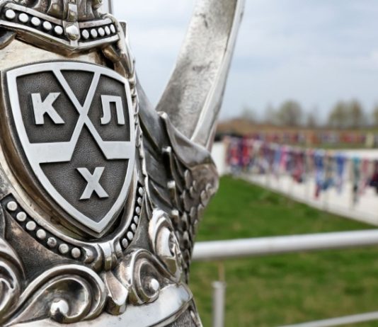 Видео победного гола «Нефтехимика» во втором овертайме матча Кубка Гагарина с «Авангардом»