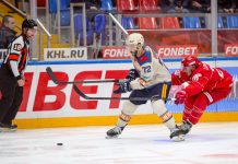 «Возможно, не все игроки тянули уровень команды». Форвард «Шанхая» — об итогах сезона