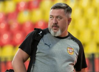 Врач тульского «Арсенала» спас жизнь двум пассажирам во время рейса