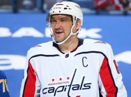 «Думаю, он ещё вернётся в НХЛ». Оши раскрыл подробности разговора с Овечкиным в баре