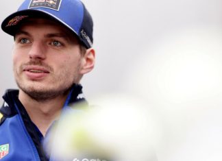 «Ему бы не помешало». Хилл посоветовал Ферстаппену поработать журналистом