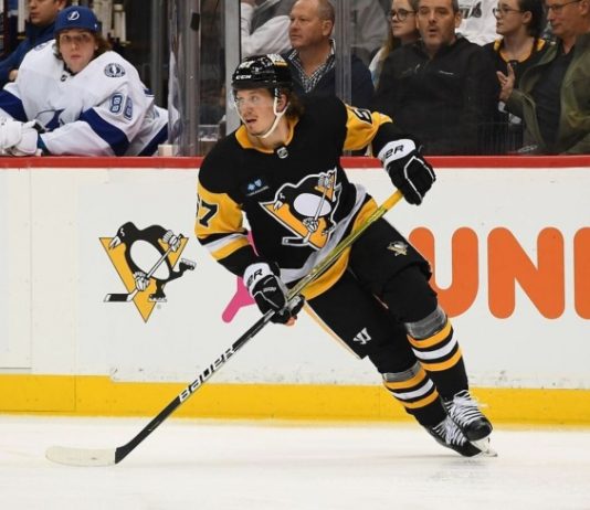 Форвард «Питтсбурга» Ракелль признан первой звездой недели в НХЛ
