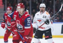 Якупов о стычках с «Локомотивом»: никогда не видел пятерых защитников на лавке штрафников