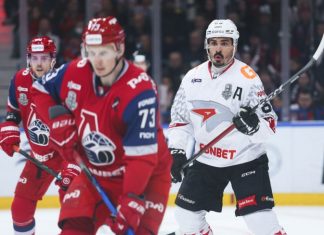 Якупов о стычках с «Локомотивом»: никогда не видел пятерых защитников на лавке штрафников