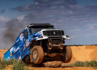 КАМАЗ-мастер представил новую ливрею капотного грузовика