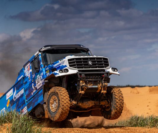 КАМАЗ-мастер представил новую ливрею капотного грузовика