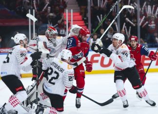 «Локомотив» забросил три шайбы подряд и выиграл у «Авангарда» второй период со счётом 3:0