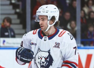 «Нефтехимик» расторг контракт с американским защитником Джозефом Душаком