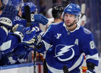 «Тампа-Бэй Лайтнинг» с Кучеровым и Василевским квалифицировался в плей-офф НХЛ