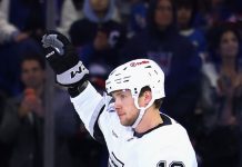 Три очка Панарина помогли «Лос-Анджелесу» обыграть «Торонто» в матче с 13-ю голами