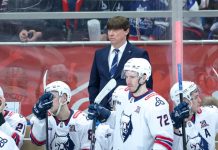 «Весь сезон прошёл без криков». Голкипер «Нефтехимика» Озолин — о работе с Гришиным