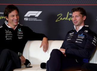 «Живут прошлым». Тото Вольф ответил критикам нового регламента Формулы 1